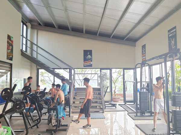 Nhân viên TPA tập Gym rèn luyện sức khỏe